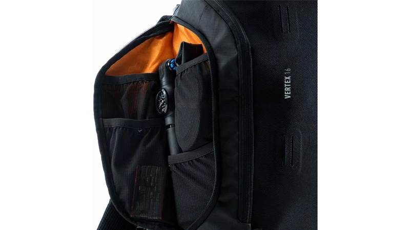 Cube Vertex Rucksack black 16 L
