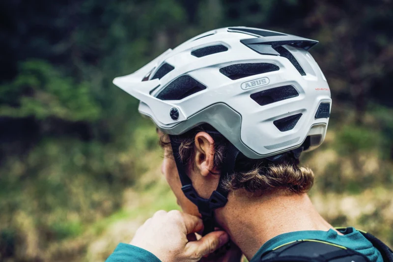 Abus Moventor 2.0 MTB-Helm Ti silver