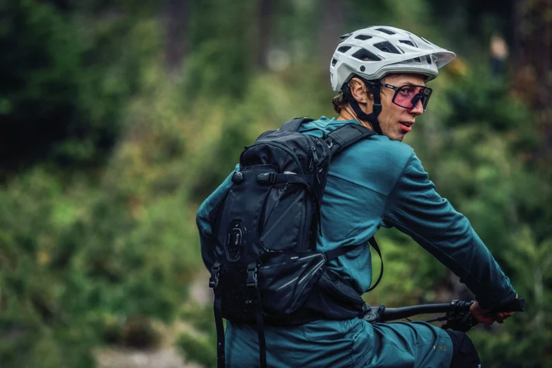 Abus Moventor 2.0 MTB-Helm Ti silver