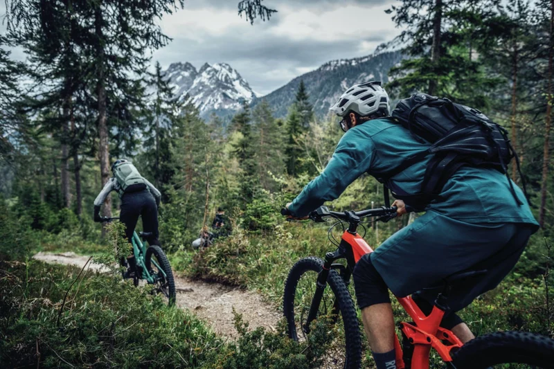 Abus Moventor 2.0 MTB-Helm Ti silver