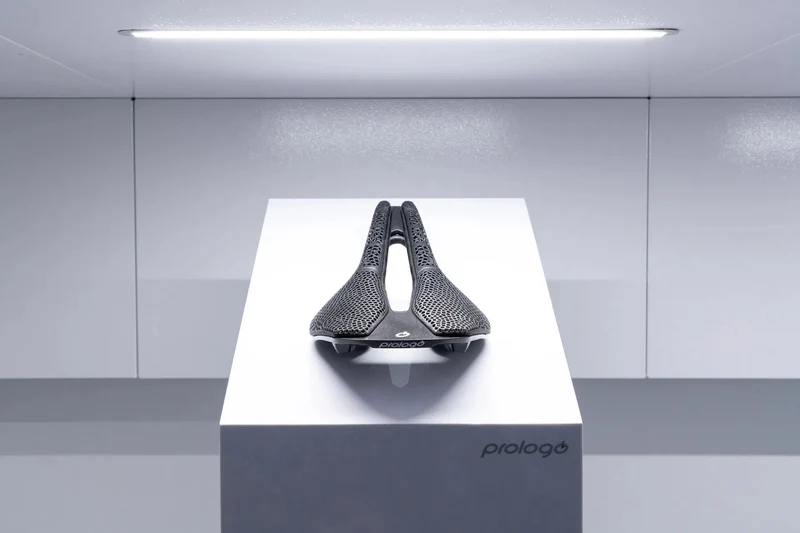 Prologo Nago R4 PAS 3D Sattel Nack schwarz 137 mm