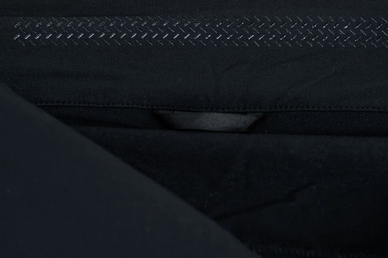 Cube Blackline Baggy Shorts black