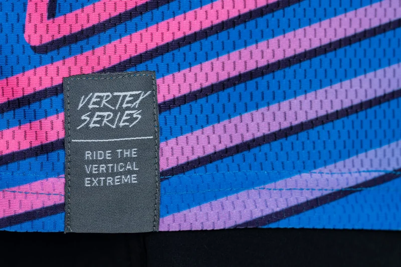 Cube Vertex Rundhalstrikot Langarm blue´n´pink
