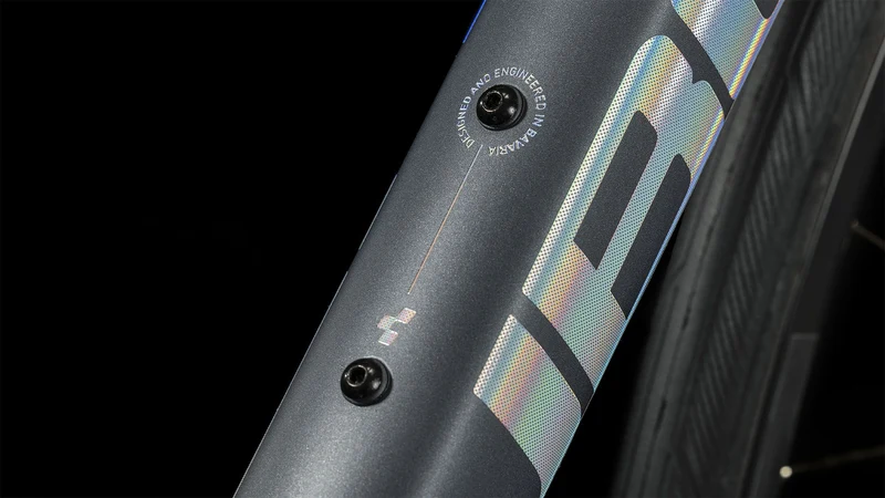 Cube Axial WS Race Rennrad Diamant 28" metalblack´n´rainbow