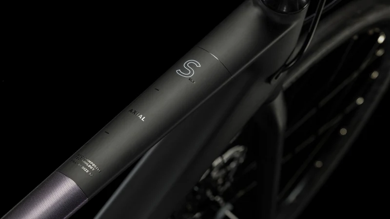 Cube Axial WS GTC SLX Rennrad Diamant 28" switchorchid´n´carbon