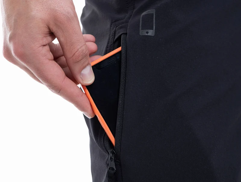 Cube Vertex Baggy Shorts X Actionteam black
