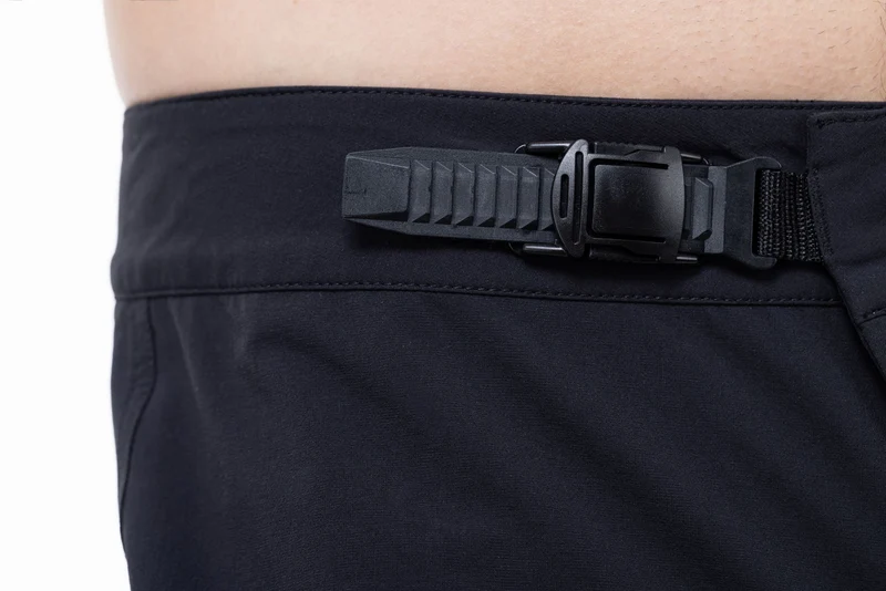 Cube Vertex Baggy Shorts X Actionteam black