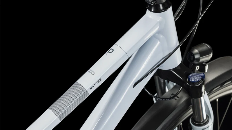 Cube Nature Pro Allroad Trekkingrad Trapeze 28" frostwhite´n´grey