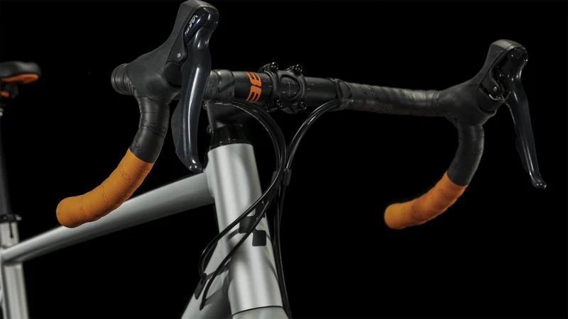Cube Attain Pro Rennrad Diamant 28" silver´n´orange