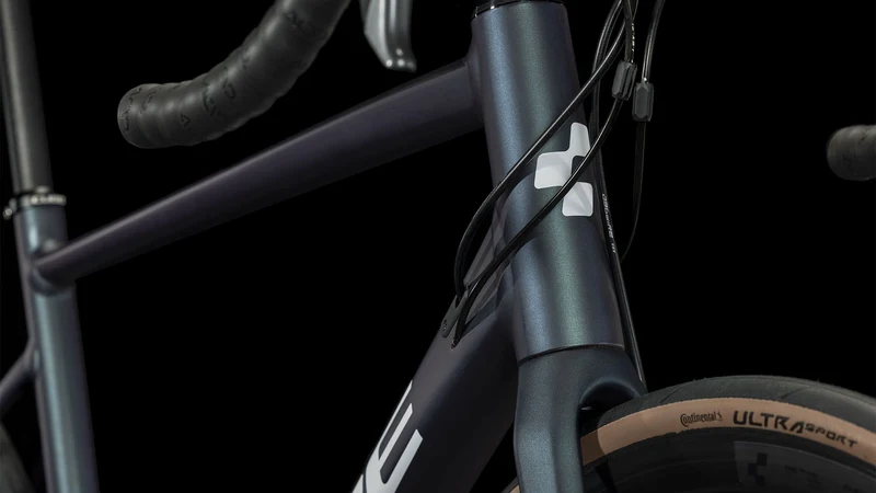 Cube Attain Rennrad Diamant 28" deepblue´n´white