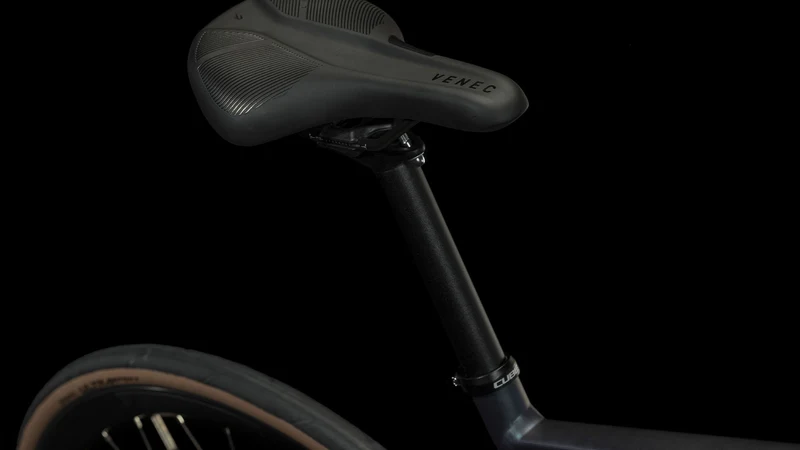 Cube Attain Rennrad Diamant 28" deepblue´n´white