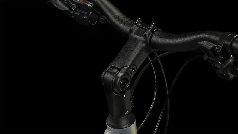 Cube Touring Pro Trekkingrad Diamant 28" pearlysilver´n´black