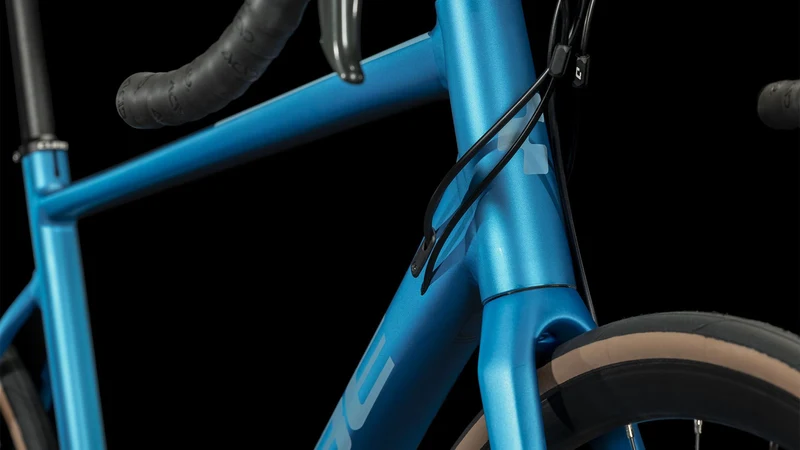 Cube Attain Race Rennrad Diamant 28" blue´n´spectral