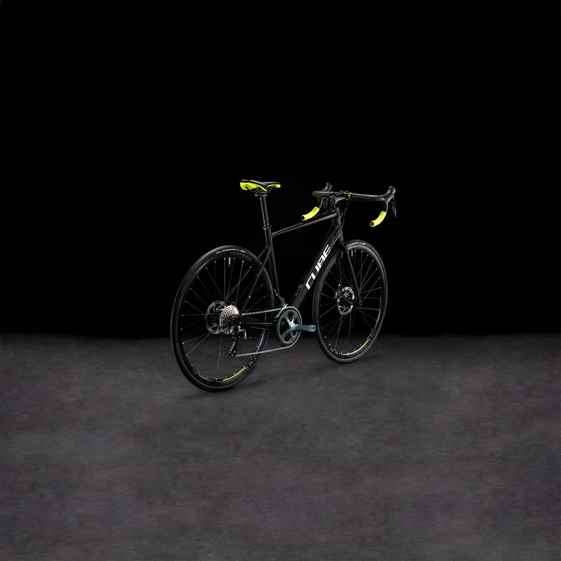 Cube Attain Race Rennrad Diamant 28" black´n´white