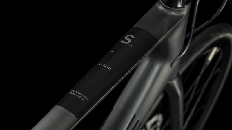 Cube Attain GTC SLX Rennrad Diamant 28" carbon´n´black
