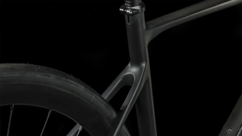 Cube Attain GTC SLX Rennrad Diamant 28" carbon´n´black