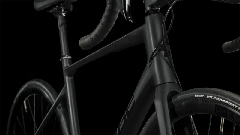 Cube Attain GTC SLX Rennrad Diamant 28" carbon´n´black