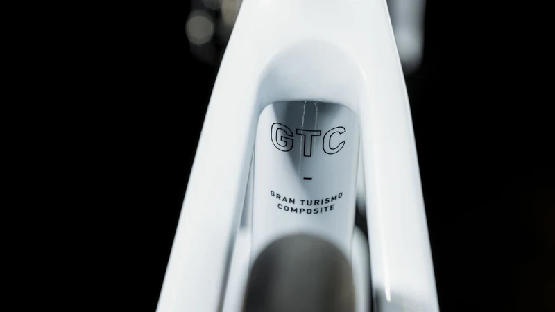 Cube Attain GTC Race Rennrad Diamant 28" flashwhite´n´black