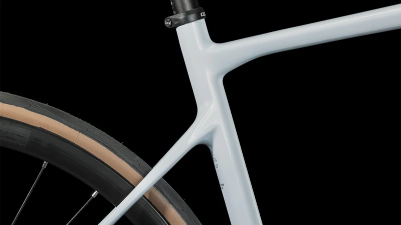Cube Attain GTC Race Rennrad Diamant 28" flashwhite´n´black