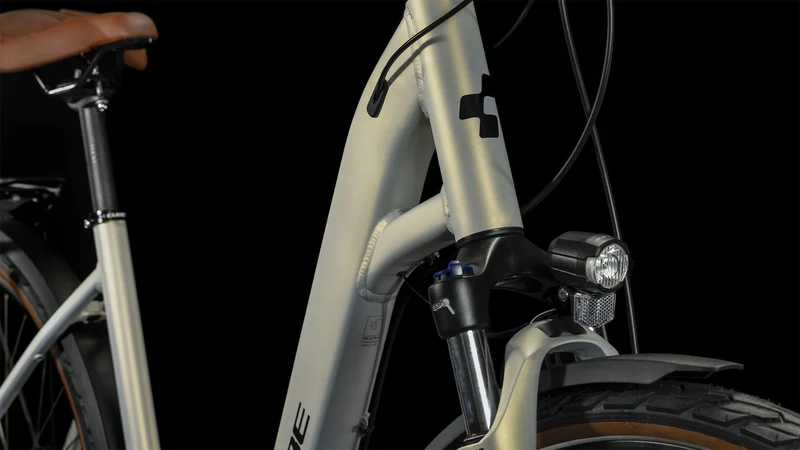 Cube Touring Pro Trekkingrad Easy Entry 28" pearlysilver´n´black