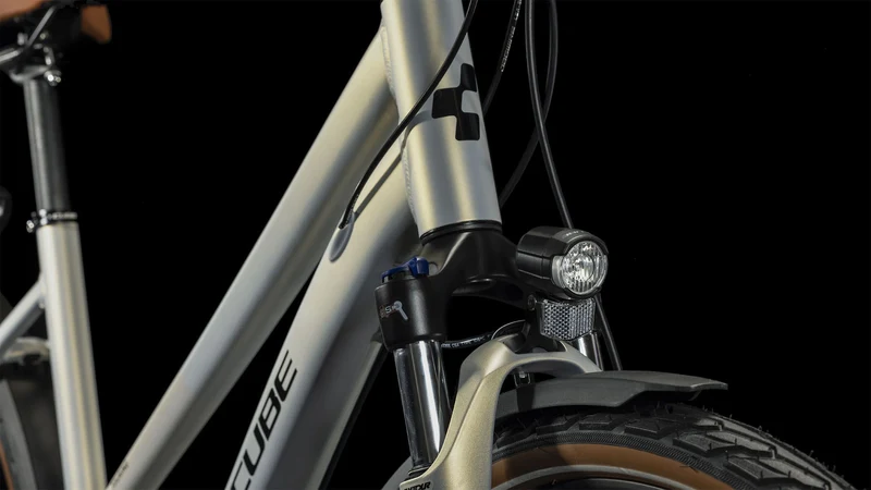 Cube Touring Pro Trekkingrad Trapeze 28" pearlysilver´n´black