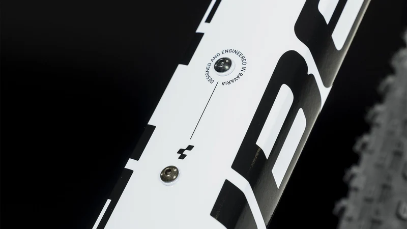 Cube Reaction C:62 Pro MTB-Hardtail Diamant 29" white´n´blue´n´red
