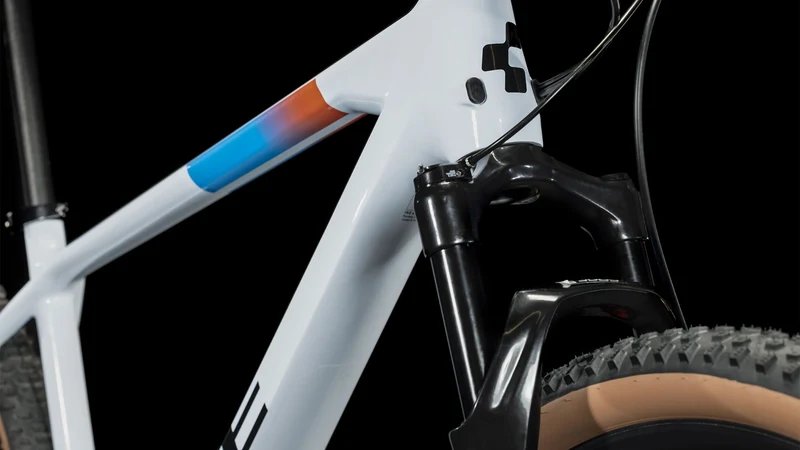 Cube Reaction C:62 Pro MTB-Hardtail Diamant 29" white´n´blue´n´red