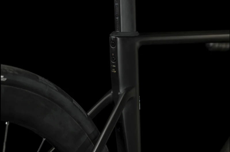 Cube Litening AIR C:68X SLT Rennrad Diamant 28" carbon´n´rainbow