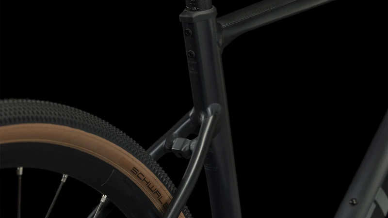 Cube Nuroad Pro Gravelbike Diamant 28" metalblack´n´grey