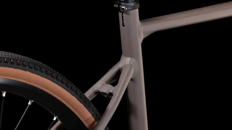 Cube Nuroad One Gravelbike Diamant 28" cedar´n´black