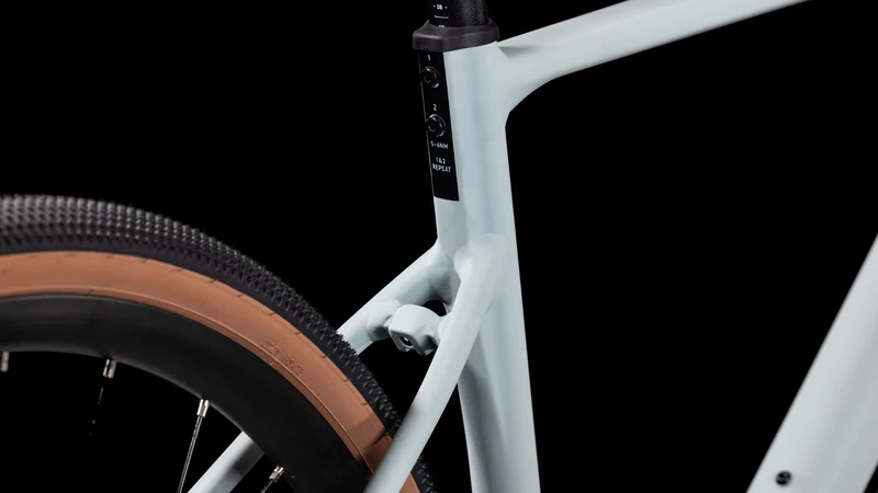 Cube Nuroad Race Gravelbike Diamant haze´n´gloss