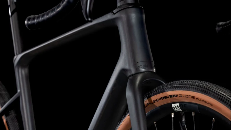 Cube Nuroad C:62 One Gravelbike Diamant 28" carbon´n´glossy