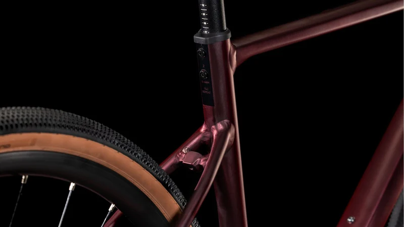 Cube Nuroad Race Gravelbike Diamant rubyred´n´gloss
