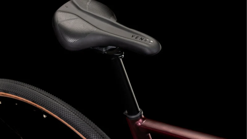 Cube Nuroad Race Gravelbike Diamant rubyred´n´gloss