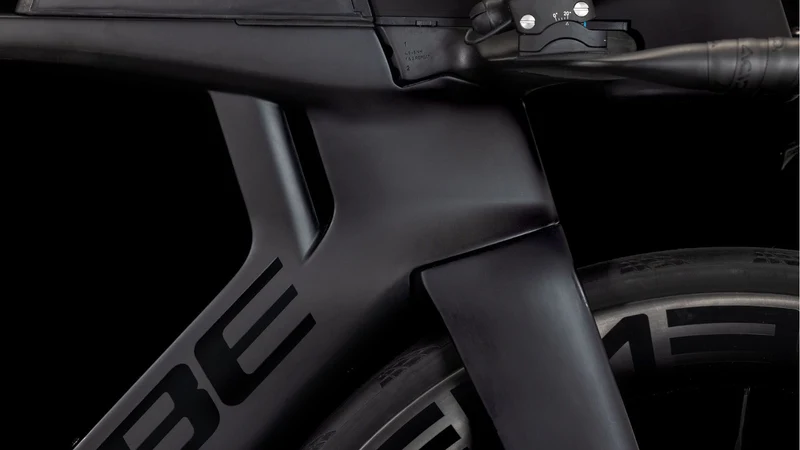 Cube Aerium C:68X SLX Triathlonrad Diamant 28" carbon´n´black