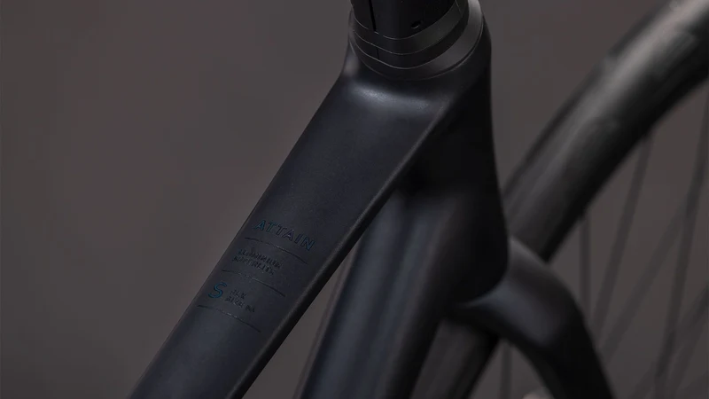 Cube Attain SLX Rennrad Diamant 28" coal ´n´ prism