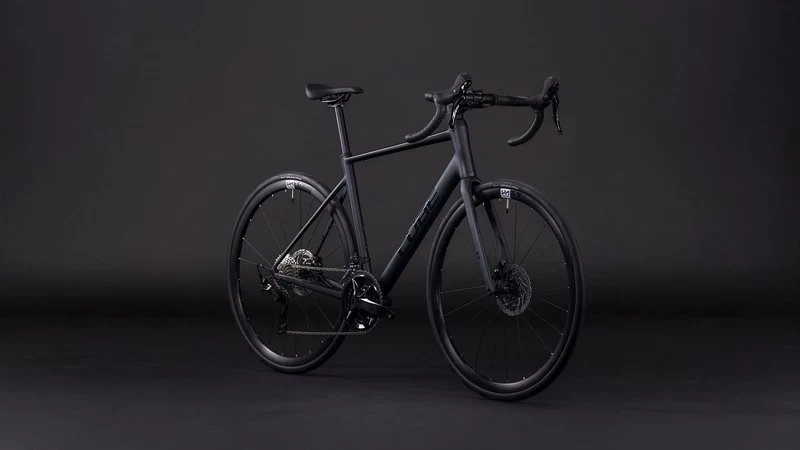 Cube Attain SLX Rennrad Diamant 28" coal ´n´ prism