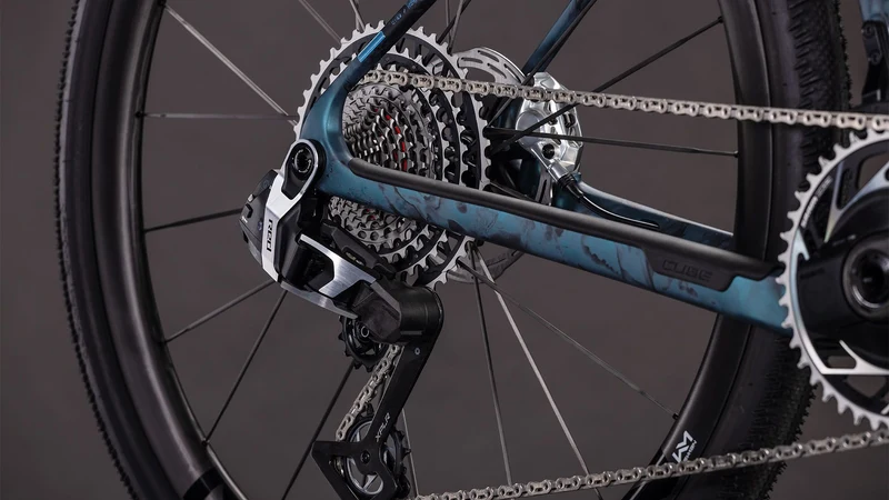 Cube Nuroad C:62 SLT Gravelbike Diamant 28" royalgreen´n´fume