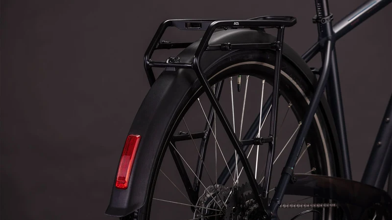 Cube Touring One Trekkingrad Diamant 28" night´n´chrome