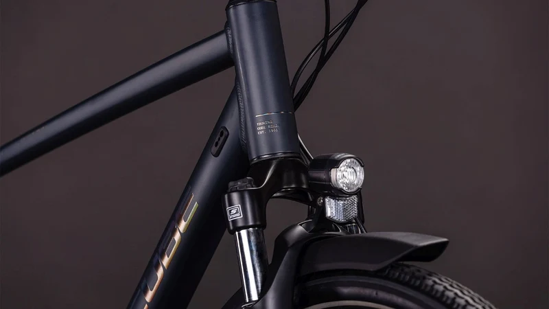 Cube Touring One Trekkingrad Diamant 28" night´n´chrome