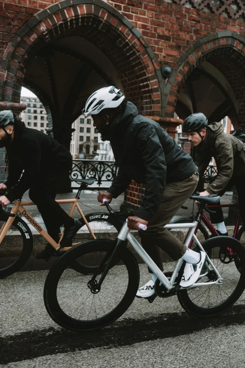 Abus WingBack Rennrad-Helm velvet black