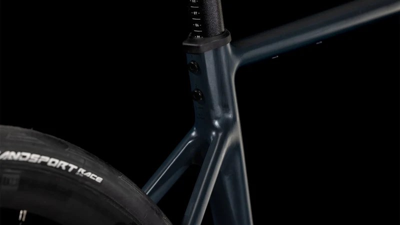 Cube Attain Race Rennrad Diamant 28" night´n´black