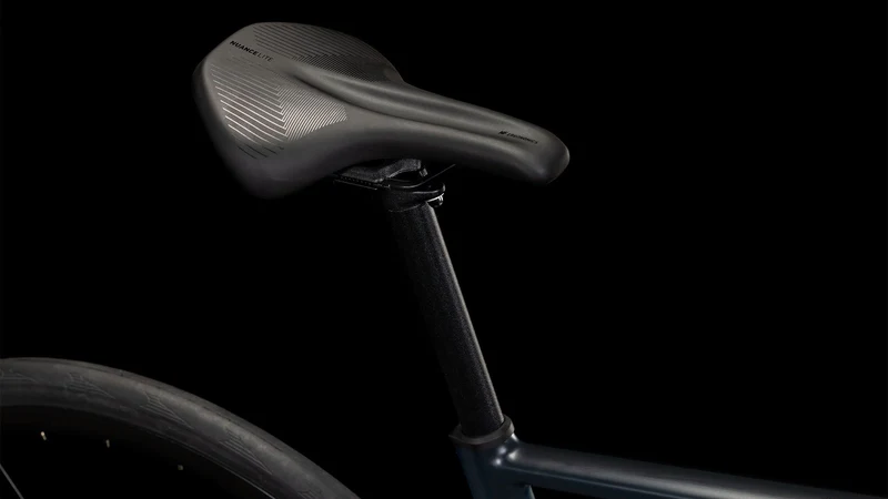 Cube Attain Race Rennrad Diamant 28" night´n´black