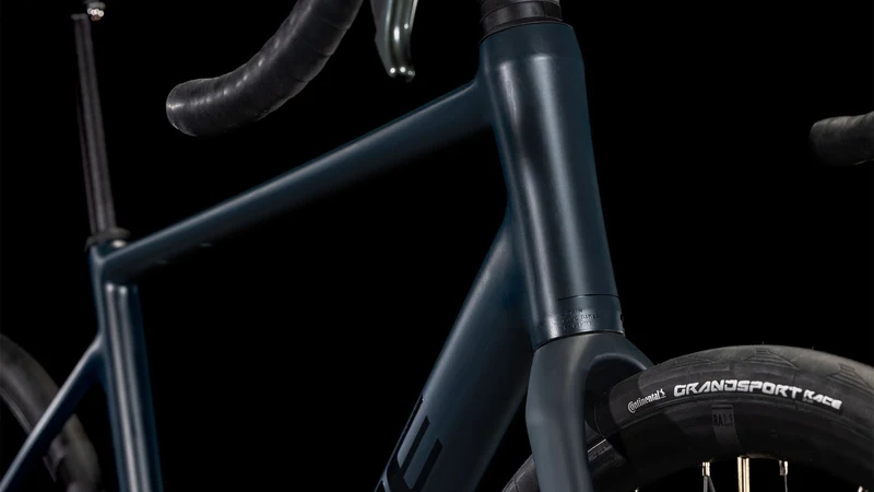 Cube Attain Race Rennrad Diamant 28" night´n´black