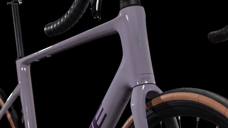 Cube Attain C:62 Race Rennrad Diamant 28" plumgrey´n´brink