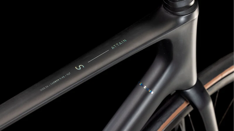 Cube Attain C:62 SLT Rennrad Diamant 28" carbon´n´rainbow