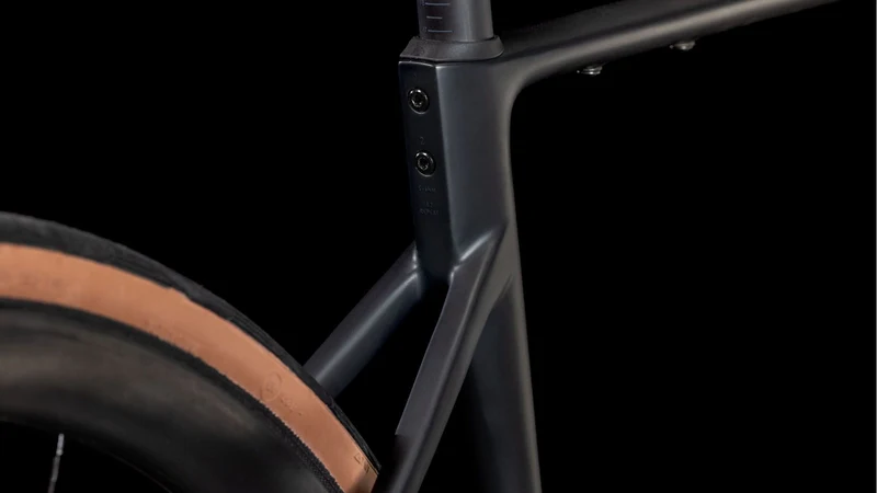 Cube Attain C:62 SLT Rennrad Diamant 28" carbon´n´rainbow