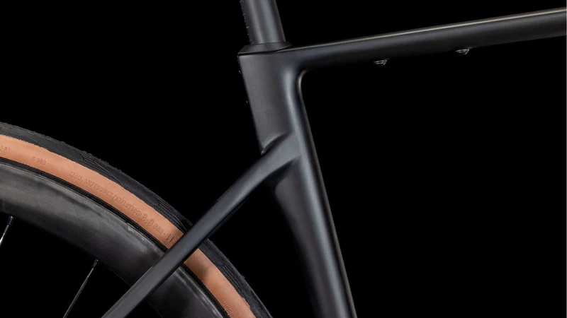 Cube Attain C:62 SLT Rennrad Diamant 28" carbon´n´rainbow