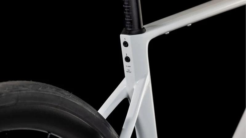 Cube Attain C:62 SLX Rennrad Diamant 28" cotton´n´black