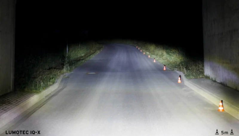 Busch & Müller Lumotec IQ-X LED 100 Lux Scheinwerfer schwarz